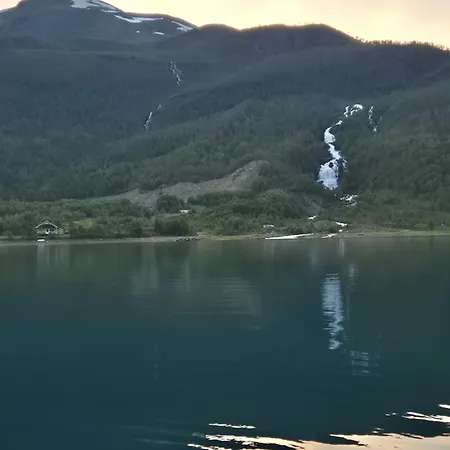 Fjord & Flame בית נופש טרומסה